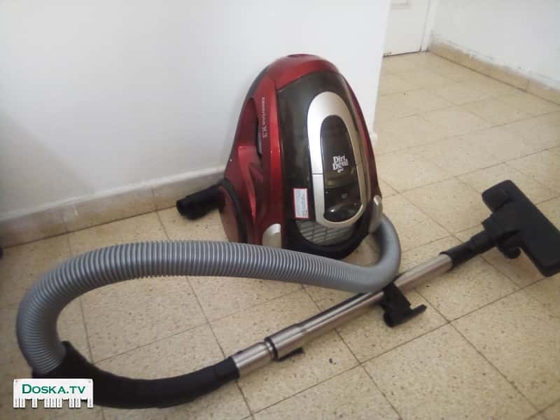 БУ состояние отличное, без мешков технология циклон, экономичный, мощный.