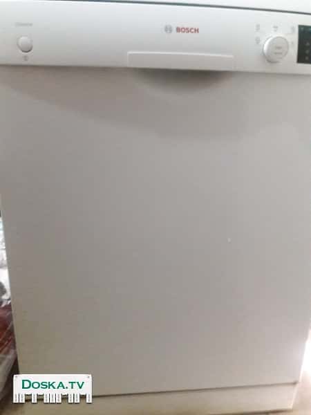 Отдам в хорошие руки посудомоечную машинку. Использовалась строго по инструкции.