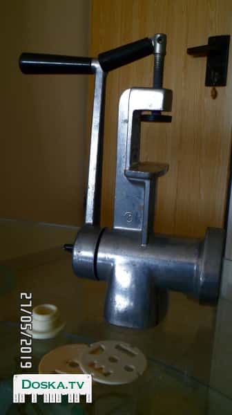 Мясорубка механическая.