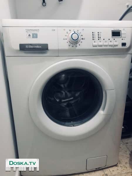 В связи с отъездом, продаю стиральную машину Electrolux, загрузка 7
