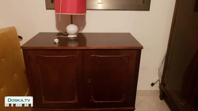 комплект мебели производство Румыния трехдверный шкаф, комод для белья и