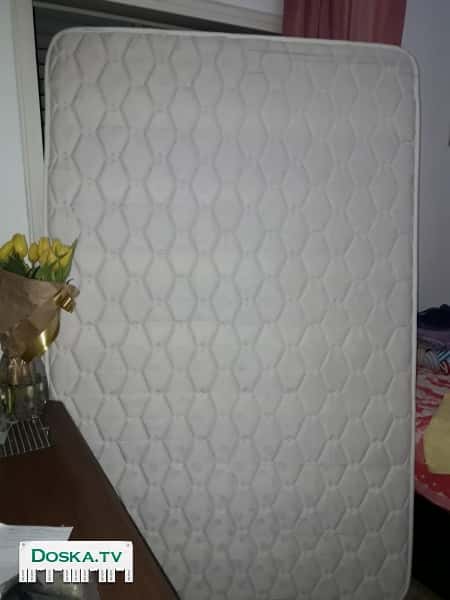 Матрас ортопедический, двусторонний, в очень хорошем состоянии ,