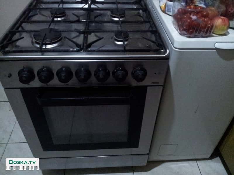 газовая плита из нержавейки Zanussi в хорошем состоянии.