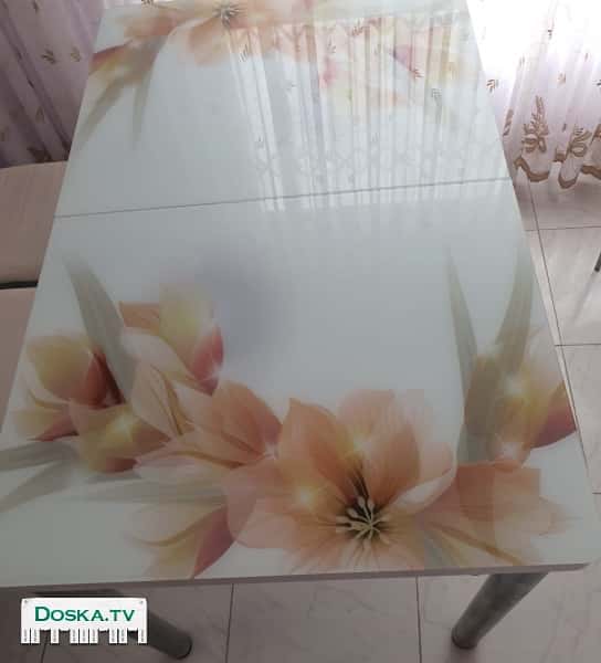 обеденный стол+4 стула в очень хорошем состоянии! Так