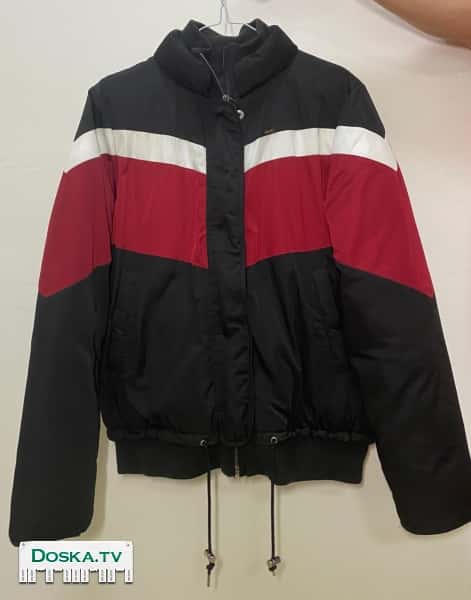 Практически новая куртка Lее, размера S. Надевалась раза три-четыре, в