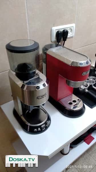 Кофеварка + кофемолка + дополнительные аксессуары. Практически новые, в отличном