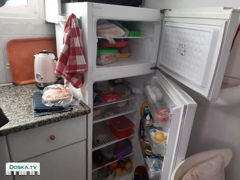 компактный холодильник в рабочем состоянии,в связи с переездом.