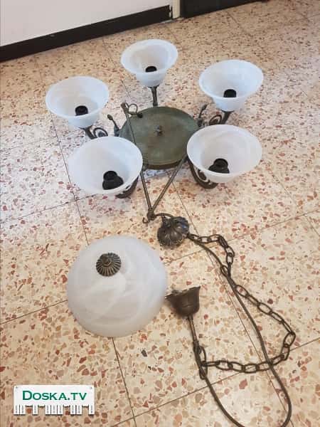 Красивая люстра.