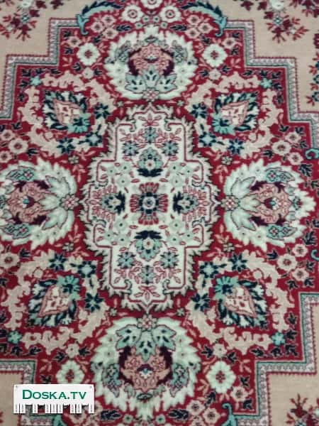 Ковры качественные, очень красивые, 80% шерсти совершенно новые.