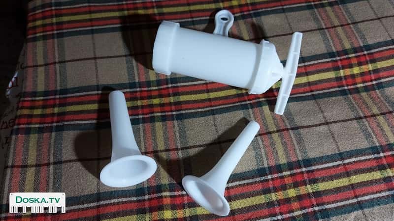 Продаю новый не пользованный колбасный шприц 50 шек.