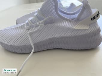 Новые. Размер 42. Длина стельки 27,5 см.