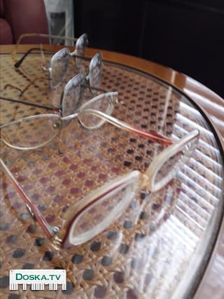 После операции на глаза осталась большая коллекция очков готовых для