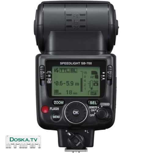 Nikon SB-700.