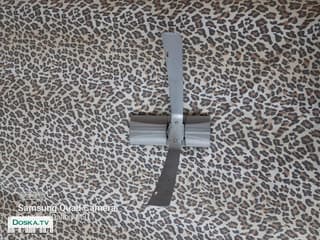 крепление на стену для магнитофона, видио плеера, телевизора.