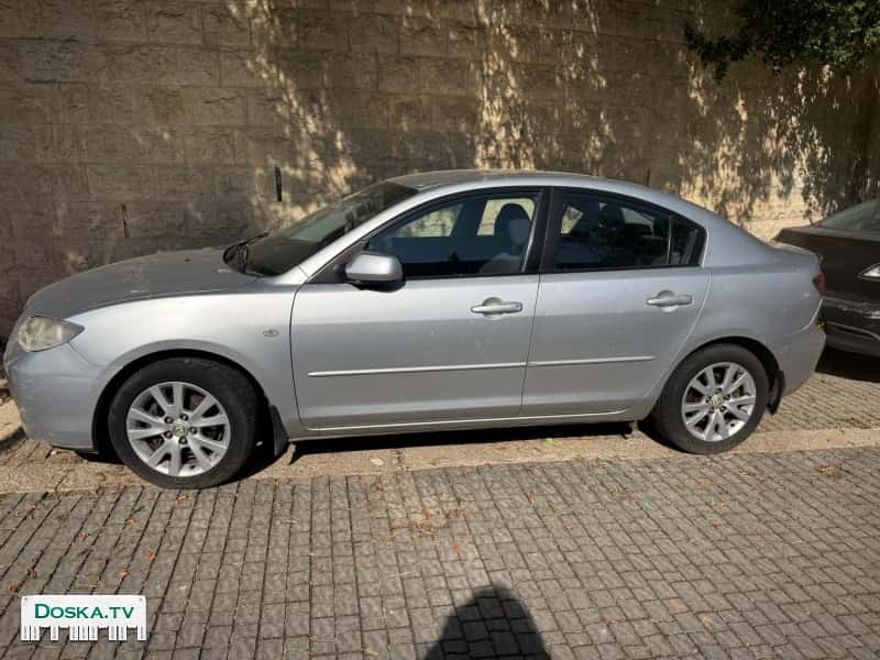 Машина в полном порядке. Не было аварий. Новый аккумулятор.Заливай бензин