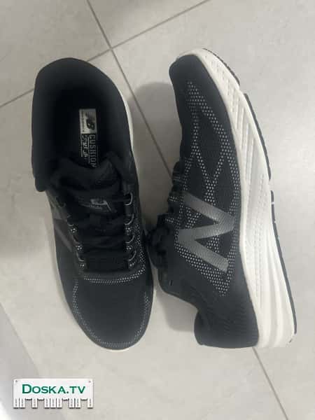 Практически новые, размер 40