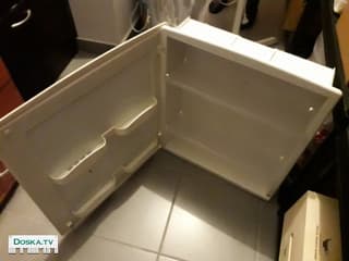 Пластиковый зеркальный шкафчике для ванной