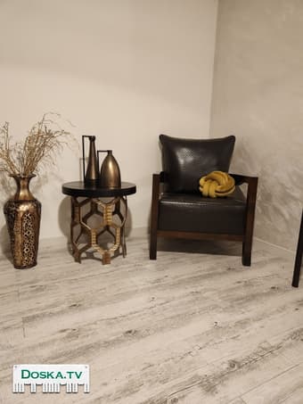 Кресло кожаное.