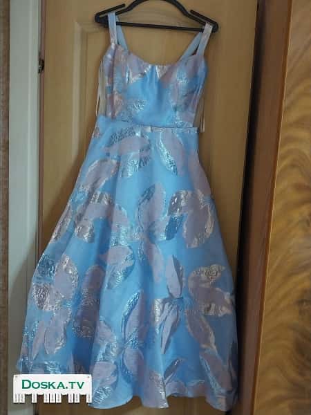 Очень красивое вечернее платье MAXRA GOVANA на женщину не высокого