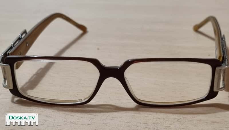 Оправы для очков.