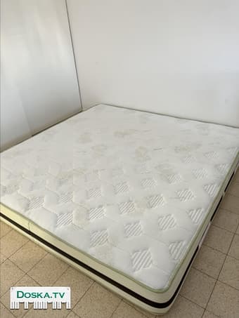 Продаю матрас в отличном состоянии размер 2 на 2 метра,