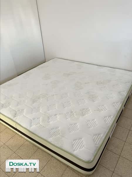 Продаю матрас в отличном состоянии размер 2 на 2 метра,