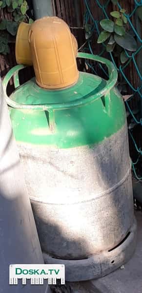 Газовый баллон на продажу или обмен на настенные механические часы.