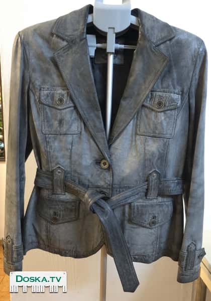 Женская кожаная куртка-пиджак фирмы KARA.