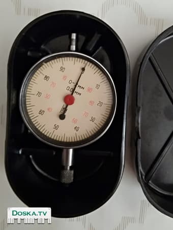 Индикатор с футляром, в отличном состоянии.Измерения 0-2мм /0,01мм можно в