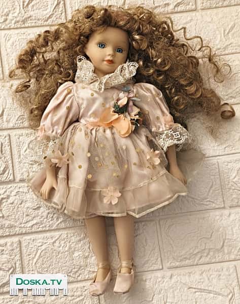 Коллекционная фарфоровая кукла HV 046B — утончённая красавица в винтажном