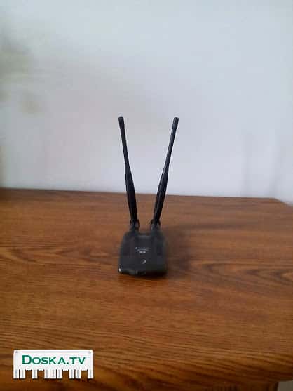 Антена маленькая очень сильно усиливает Wi-Fi и скорость. С двумя