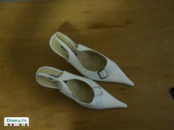 Продаются босоножки женские "классика". Цвет белый, размер 38. (НОВЫЕ).