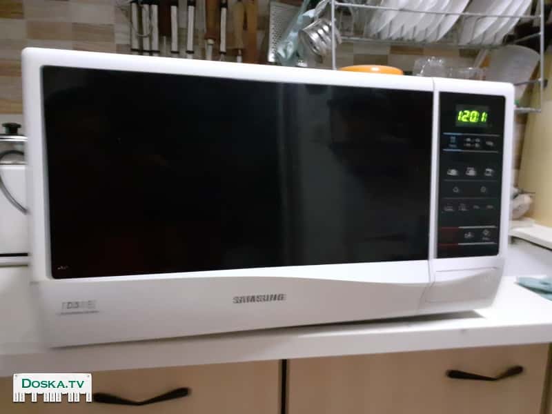 Микроволновка SAMSUNG в отличном состоянии. ВОЗМОЖЕН ОБМЕН на настенные механические