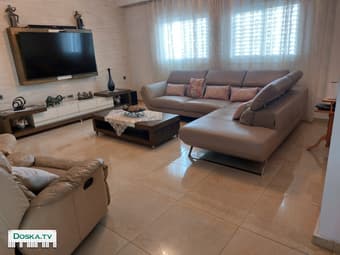 На продажу, пенхауз в Ашдоде, без маклера.5.5 комнат, схэдэр битахон.