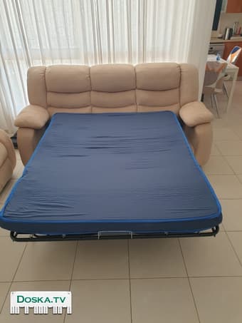 Комплект диван-кровать и диван-двойка. Фирма dax. Сохранена в хорошем состоянии.