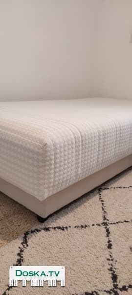 Кровать полуторка с электроприводом(регулируется высота изголовья) в отличном состоянии.