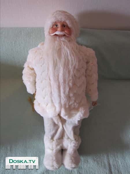 САНТА КЛАУС. Сделан из легких материалов. Высота-46 см. Состояни-отличное, как