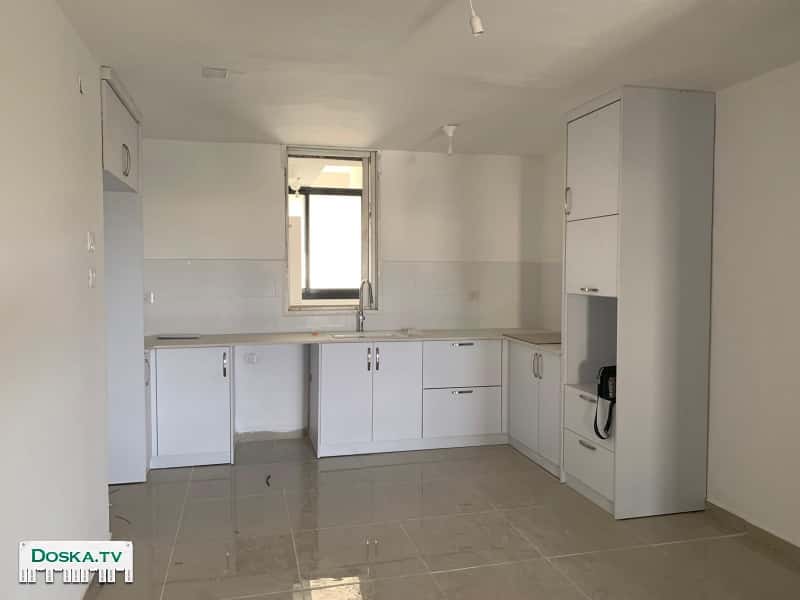 5 комнат + солнечный балкон, бронированная комната, все новое после