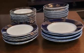 Набор тарелок ЛФЗ 36 штук с позолотой. Ришон Лецион.