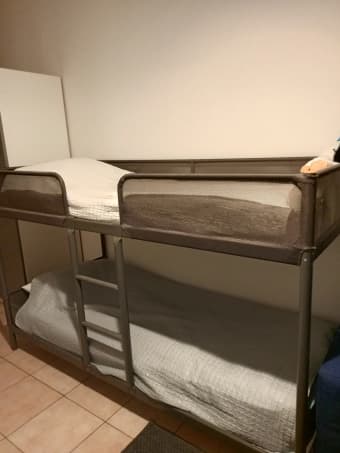 двухэтажная кровать