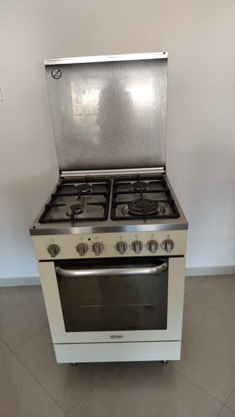 Газовая плита DeLonghi с духовкой, 4 конфорки