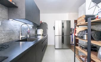 Квартира на продажу Бат Ям 3 комнатная -3 и ниже этаж 66м²